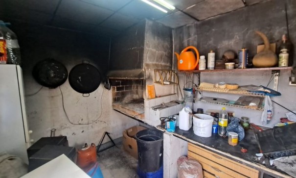 Återförsäljning - Finca lantlig egendom -
Hondón de las Nieves