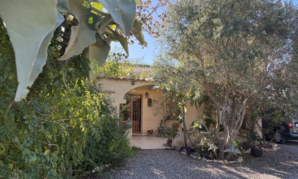 Resale - Freistehende Villa -
Perin