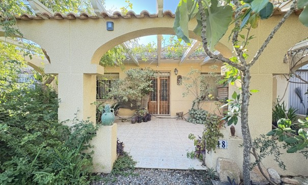 Resale - Freistehende Villa -
Perin