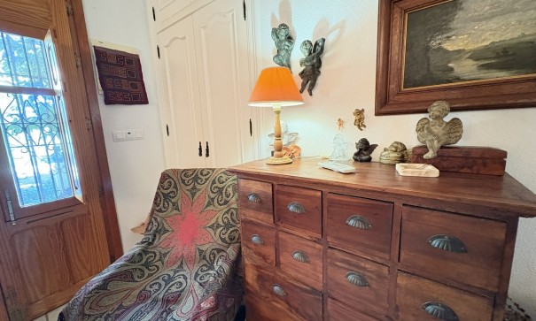 Resale - Freistehende Villa -
Perin