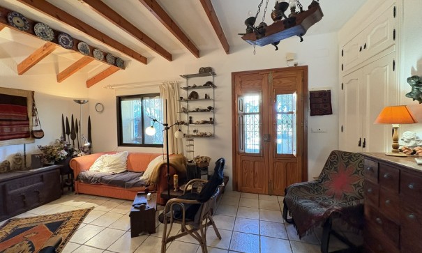 Resale - Freistehende Villa -
Perin