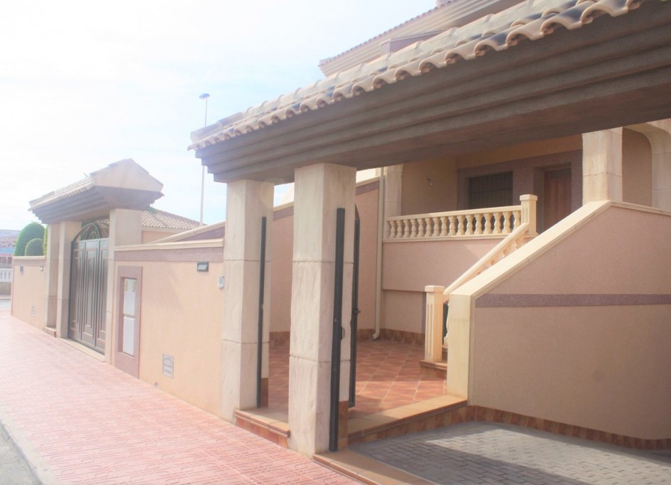 Återförsäljning - Town house -
Los Balcones - Los Altos del Edén - Los Altos