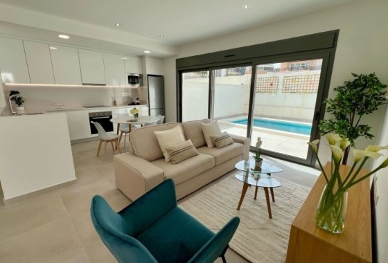 Herverkoop - Vrijstaande Villa -
Orihuela Costa