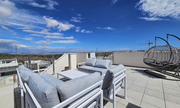 Videresalg - Fritliggende villa -
Villamartín