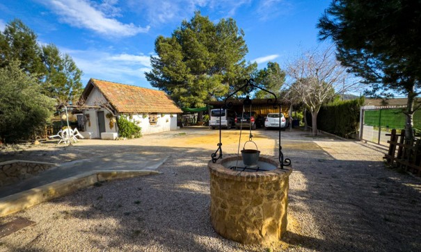 Videresalg - Finca landejendom -
Orihuela