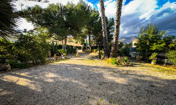 Videresalg - Finca landejendom -
Orihuela