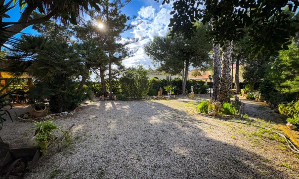 Videresalg - Finca landejendom -
Orihuela