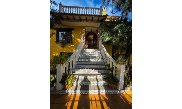 Videresalg - Finca landejendom -
Orihuela