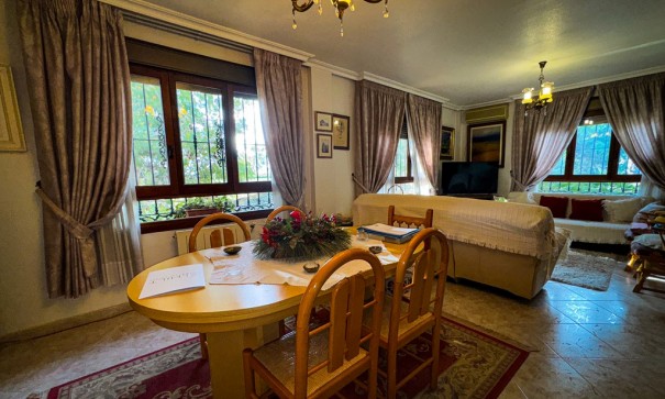 Videresalg - Finca landejendom -
Orihuela