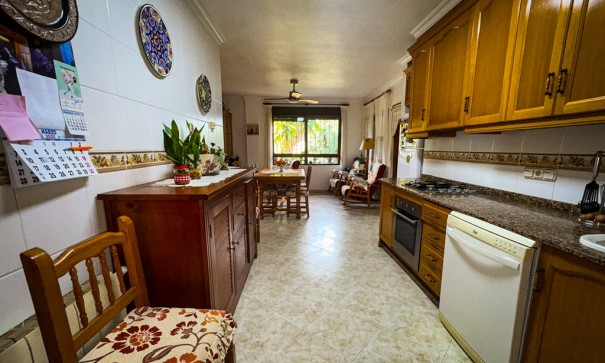 Videresalg - Finca landejendom -
Orihuela