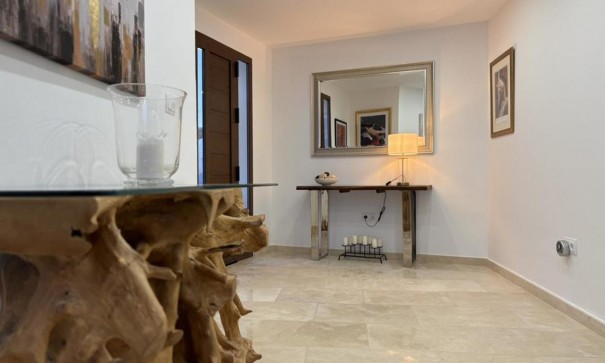 Videresalg - Fritliggende villa -
El Valle Golf Resort