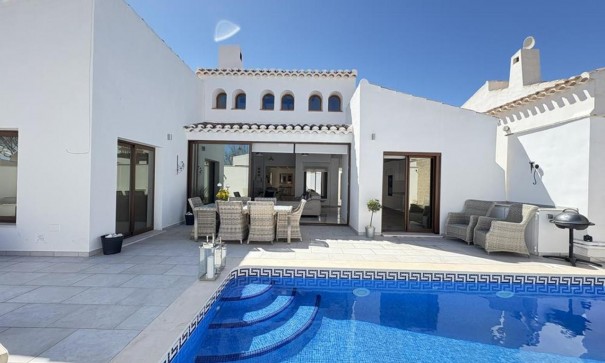 Videresalg - Fritliggende villa -
El Valle Golf Resort