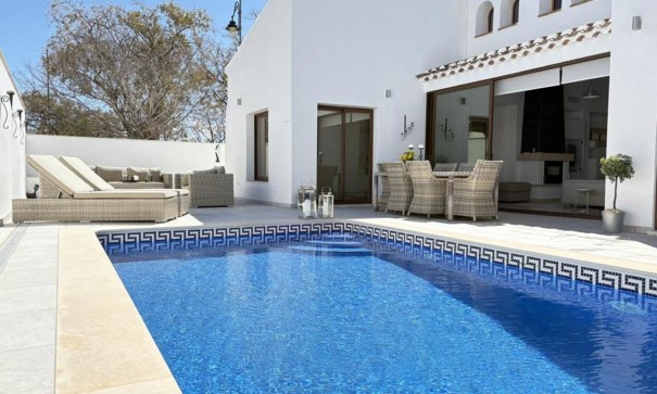 Videresalg - Fritliggende villa -
El Valle Golf Resort