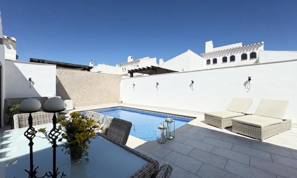 Videresalg - Fritliggende villa -
El Valle Golf Resort