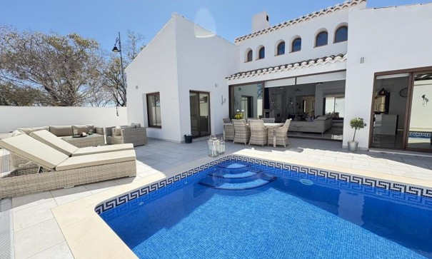 Videresalg - Fritliggende villa -
El Valle Golf Resort