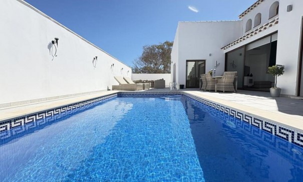 Videresalg - Fritliggende villa -
El Valle Golf Resort