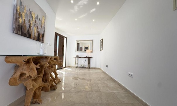 Videresalg - Fritliggende villa -
El Valle Golf Resort