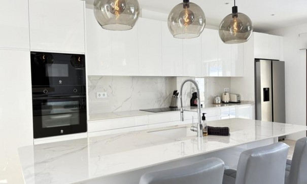 Videresalg - Fritliggende villa -
El Valle Golf Resort