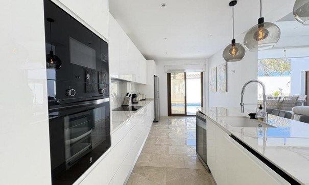 Videresalg - Fritliggende villa -
El Valle Golf Resort