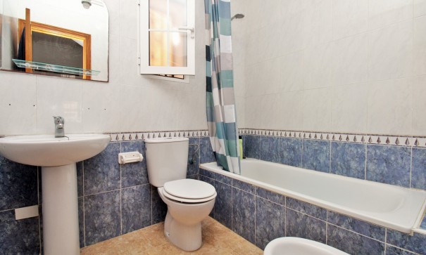 Herverkoop - Stadswoning -
Villamartín