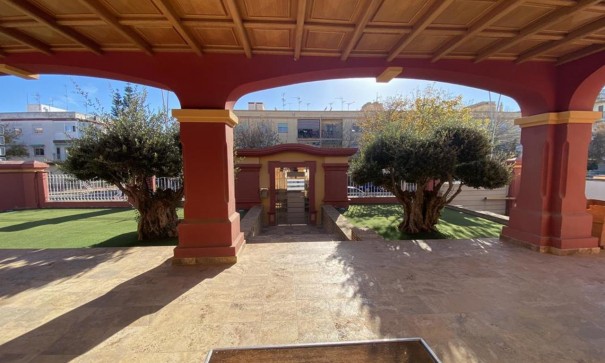 Videresalg - Fritliggende villa -
Santiago de la ribera - Santiago de la Ribera