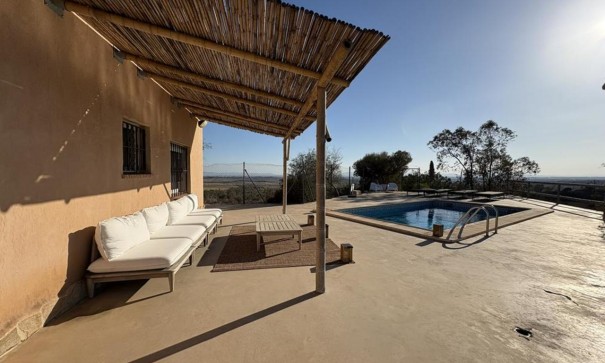 Videresalg - Fritliggende villa -
Gea y Truyols