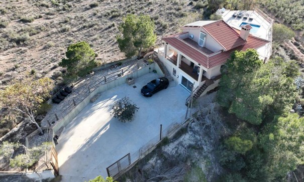 Videresalg - Fritliggende villa -
Gea y Truyols