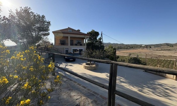 Videresalg - Fritliggende villa -
Gea y Truyols