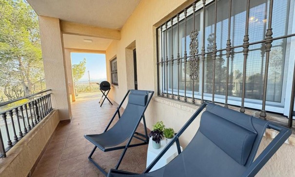 Videresalg - Fritliggende villa -
Gea y Truyols