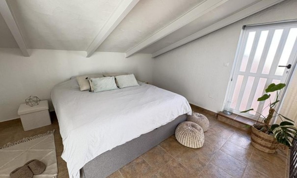 Videresalg - Fritliggende villa -
Gea y Truyols