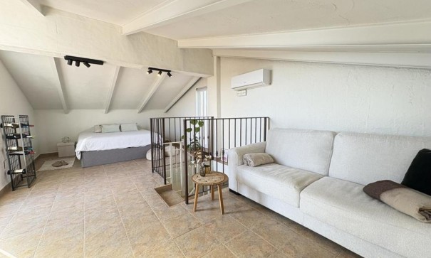 Videresalg - Fritliggende villa -
Gea y Truyols