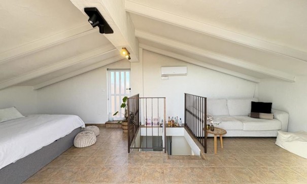 Videresalg - Fritliggende villa -
Gea y Truyols