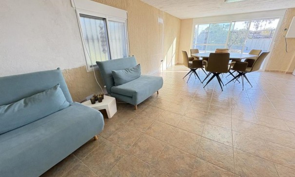 Videresalg - Fritliggende villa -
Gea y Truyols