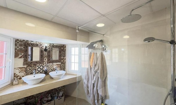 Återförsäljning - Fristående villa -
Altaona Golf and Country Village