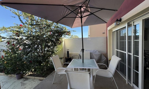 Återförsäljning - Fristående villa -
Altaona Golf and Country Village