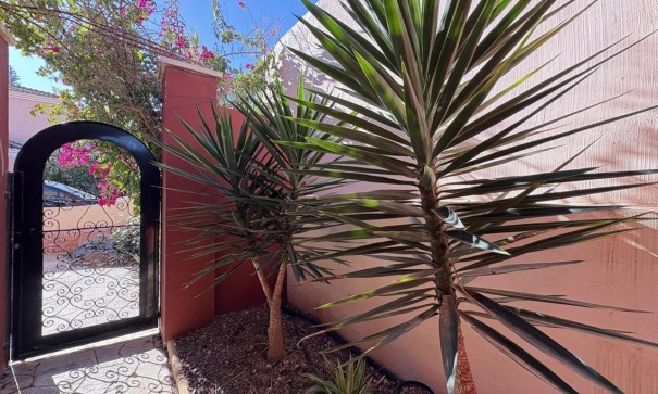 Återförsäljning - Fristående villa -
Altaona Golf and Country Village