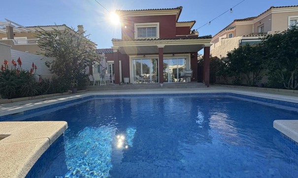 Återförsäljning - Fristående villa -
Altaona Golf and Country Village