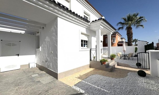 Herverkoop - Vrijstaande Villa -
Altaona Golf and Country Village