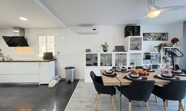 Herverkoop - Vrijstaande Villa -
Altaona Golf and Country Village