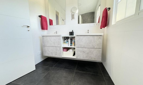 Herverkoop - Vrijstaande Villa -
Altaona Golf and Country Village