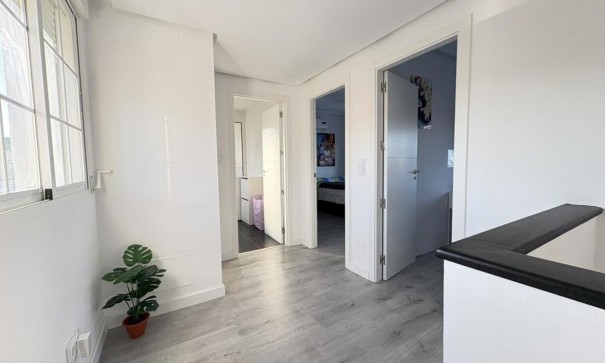 Herverkoop - Vrijstaande Villa -
Altaona Golf and Country Village