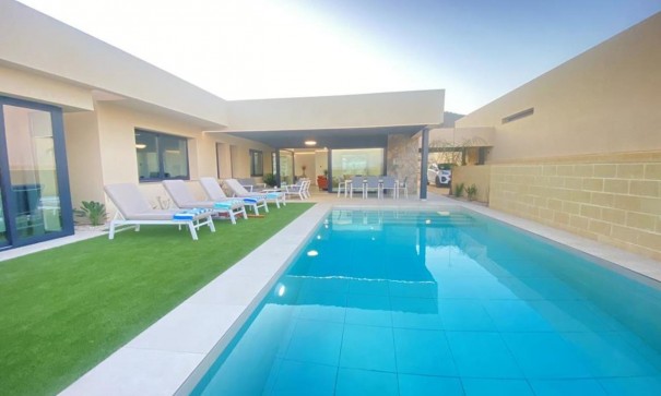 Sale - Detached Villa -
Altaona Golf and Country Village