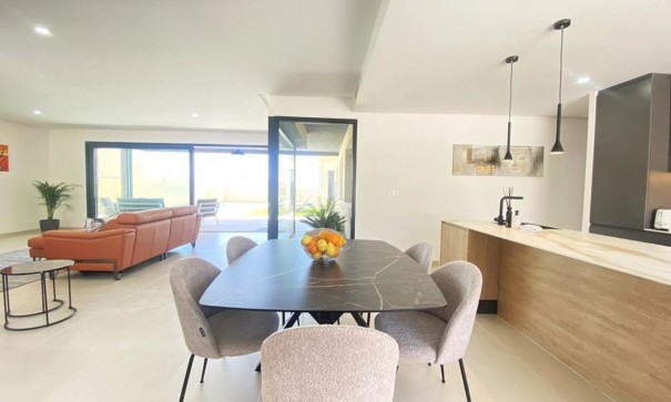 Sale - Detached Villa -
Altaona Golf and Country Village