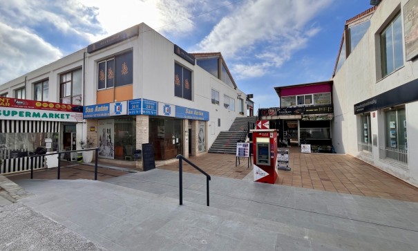 Venta - Comercial -
Playa Flamenca