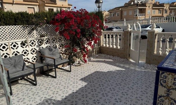 Sale - Town house -
La Mata