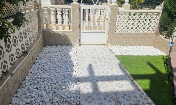 Sale - Town house -
La Mata