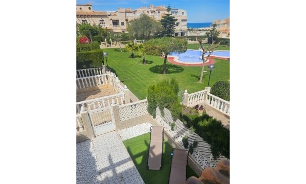 Sale - Town house -
La Mata