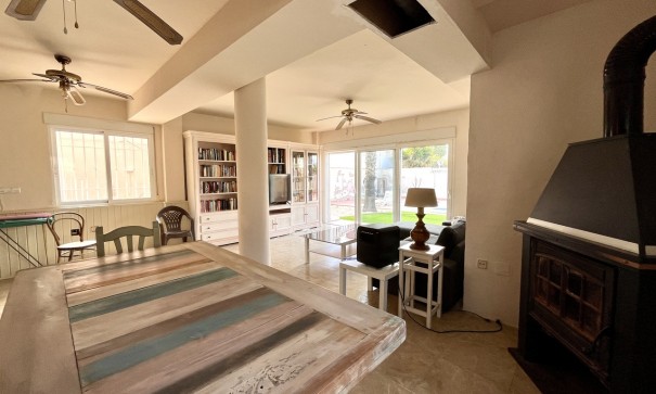 Sprzedaż - Willa wolnostojąca -
La Zenia