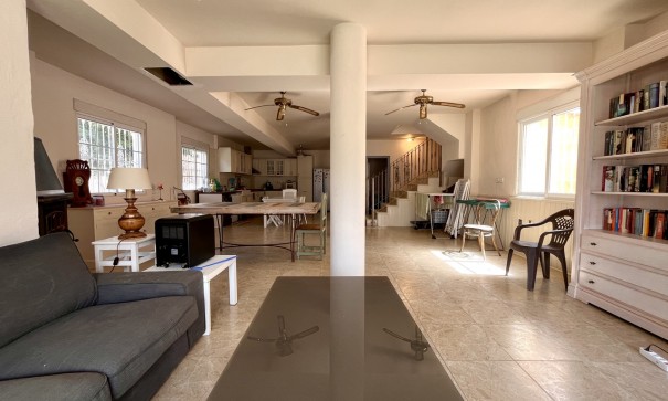 Sprzedaż - Willa wolnostojąca -
La Zenia