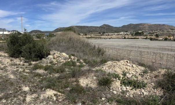 Återförsäljning - Vomt Mark -
La Romana